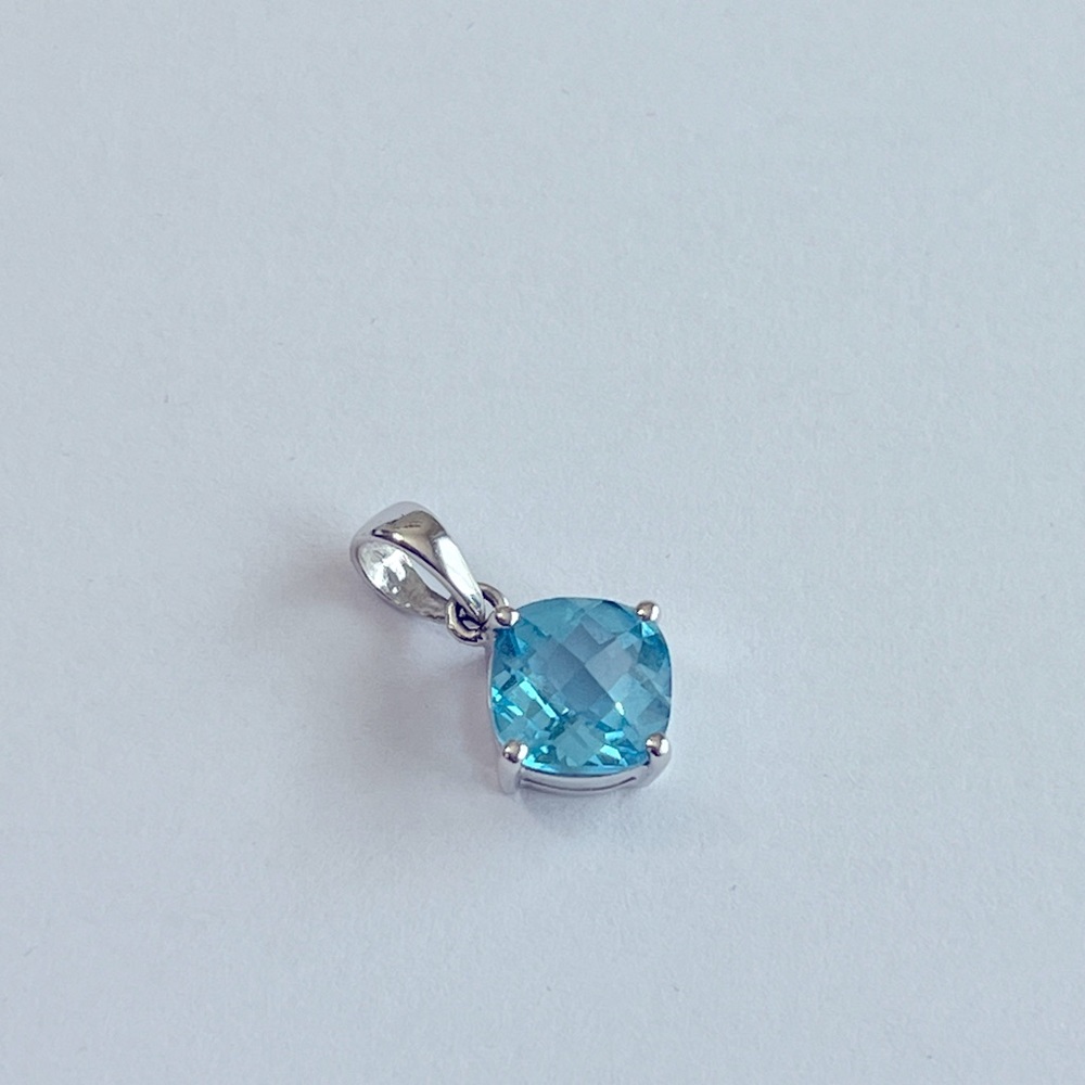14k Blue Topaz Pendant